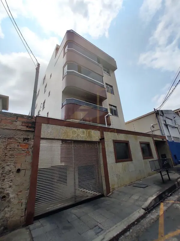 Apartamento 3 quartos 2 banheiros 185m²
