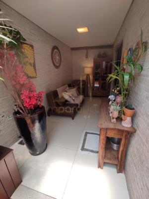 Apartamento 3 quartos 2 banheiros 185m²
