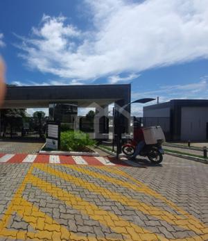 Casa em condomínio 3 quartos 4 vagas 193m²
