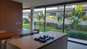 Casa em condomínio 4 vagas 460m²