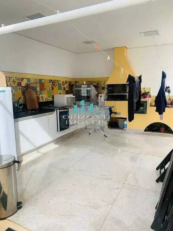 Apartamento 4 quartos 2 banheiros 300m²