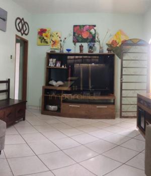 Casa 3 quartos 4 banheiros 
