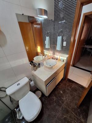 Casa 3 quartos 2 banheiros 
