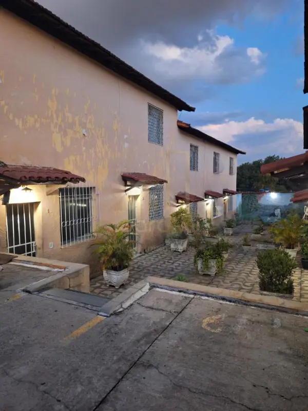Casa 2 quartos 2 banheiros 
