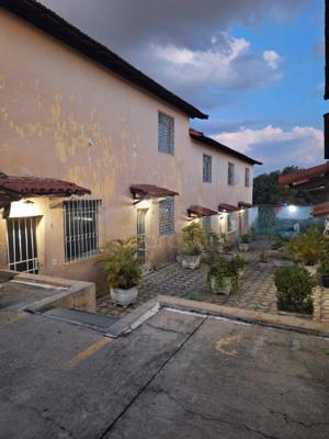 Casa 2 quartos 2 banheiros 100m²

