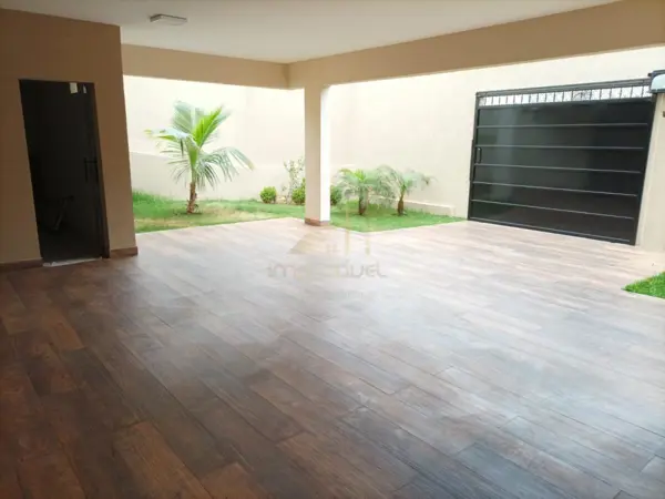 Casa 4 quartos 2 banheiros 
