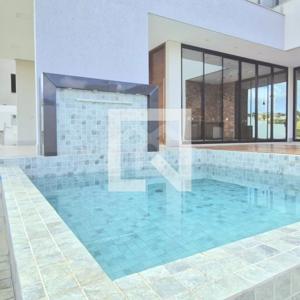Casa em condomínio 4 quartos 5 banheiros 320m²