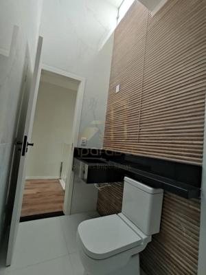 Casa 3 quartos 2 banheiros 
