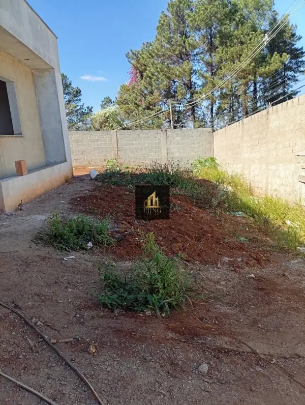 Casa 4 quartos 1 banheiro 220m²