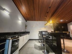 Casa 3 quartos 3 banheiros 240m²
