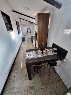 Casa 3 quartos 2 banheiros 
