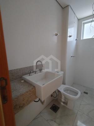 Área privativa 3 quartos 2 banheiros 202m²