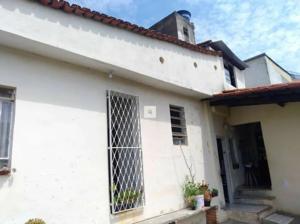 Casa 4 quartos 4 banheiros 280m²