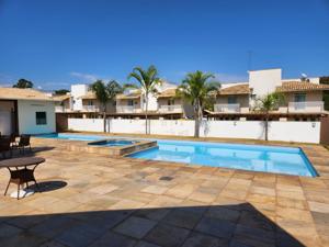 Casa 3 quartos 3 banheiros 240m²
