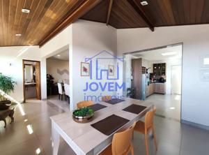 Casa em condomínio 4 quartos 4 banheiros 637m²