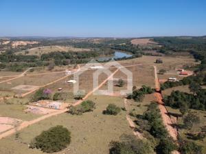 Lote em condomínio 