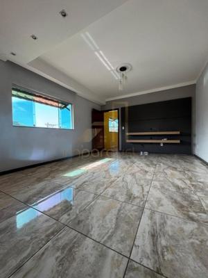 Casa 4 quartos 2 banheiros 

