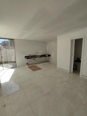 Casa 3 quartos 3 banheiros 50m²
