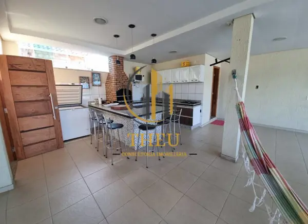Apartamento 3 quartos 5 banheiros 220m²
