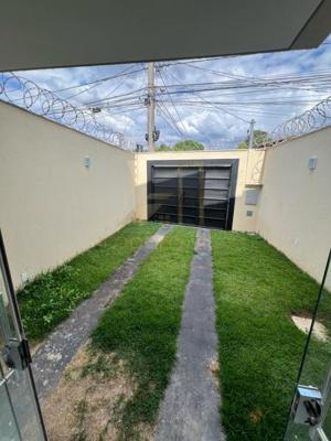 Casa 2 quartos 2 banheiros 230m²
