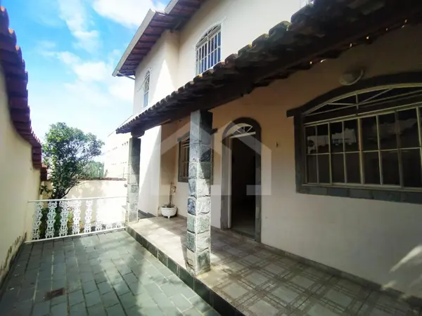Casa 7 quartos  vagas 230,07m²
