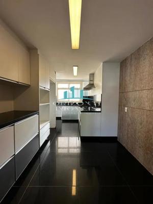 Apartamento 4 quartos 5 banheiros 
