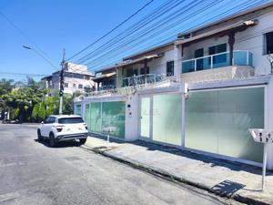 Casa 3 quartos 3 banheiros 
