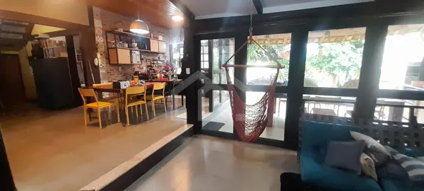 Casa 4 quartos 6 vagas 300m²