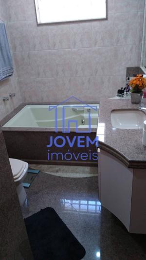 Casa 3 quartos 3 banheiros 230m²