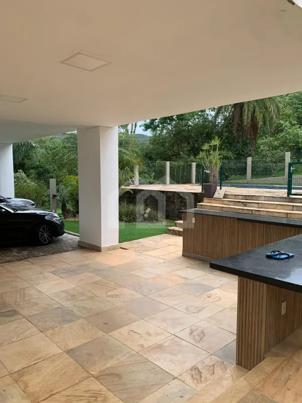 Casa em condomínio 3 quartos 5 banheiros 348m²