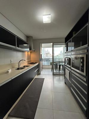 Apartamento 3 quartos 3 banheiros 154m²