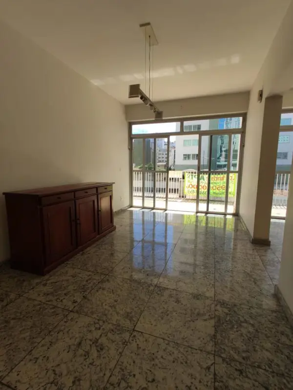 Apartamento 3 quartos 2 banheiros 120m²