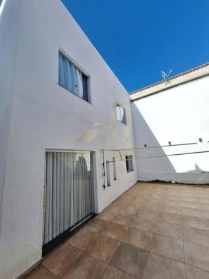 Casa 3 quartos 2 banheiros 
