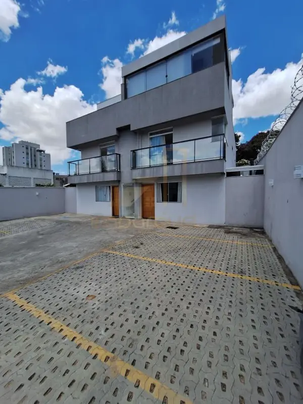 Apartamento 3 quartos 2 banheiros 155m²
