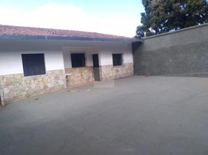 Casa 3 quartos 2 banheiros 360m²