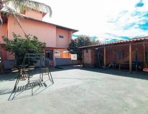 Casa 4 quartos 3 banheiros 265m²