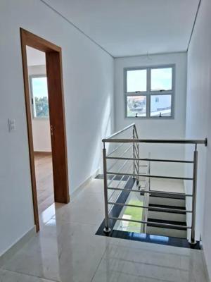 Casa 3 quartos 2 banheiros 
