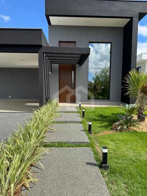 Casa em condomínio 4 quartos 4 vagas 256m²