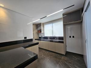 Apartamento 4 quartos 4 vagas 205m²
