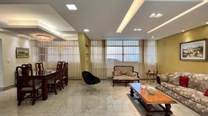 Casa 5 quartos 5 banheiros 360m²