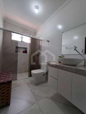 Casa 4 quartos 2 vagas 181m²
