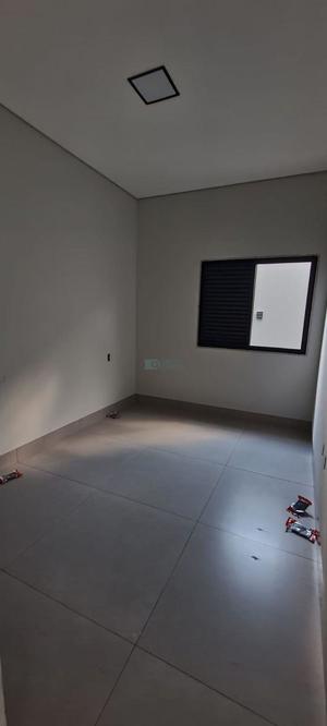 Apartamento 3 quartos 2 banheiros 175m²