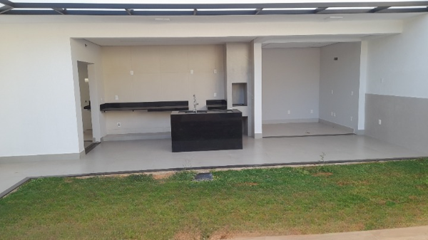 Casa em condomínio 2 quartos 2 vagas 127m²