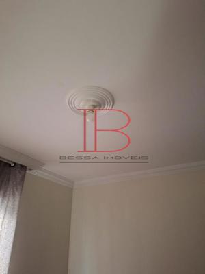 Apartamento 2 quartos 1 banheiro 