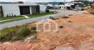 Lote em condomínio 