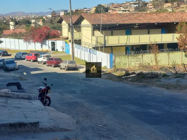 Casa 3 quartos 2 banheiros 360m²