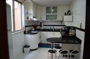 Casa 4 quartos 4 banheiros 
