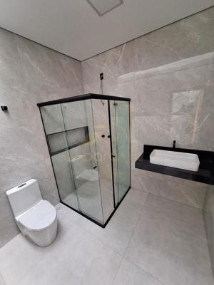 Casa 3 quartos 3 banheiros 160m²
