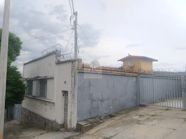 Casa 5 quartos 3 banheiros 280m²