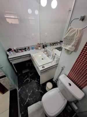 Casa 3 quartos 2 banheiros 
